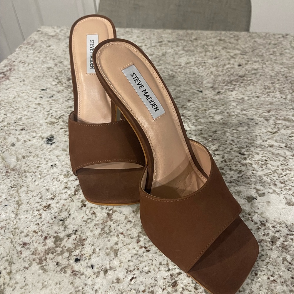 Steve Madden Brown Suede Signal Heels